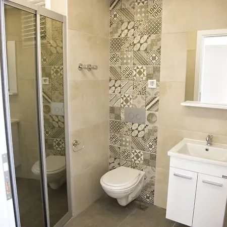 Ege Birlik Boutique דבוטלאר